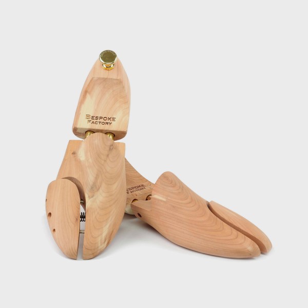 Cedar Shoe Tree Labeled