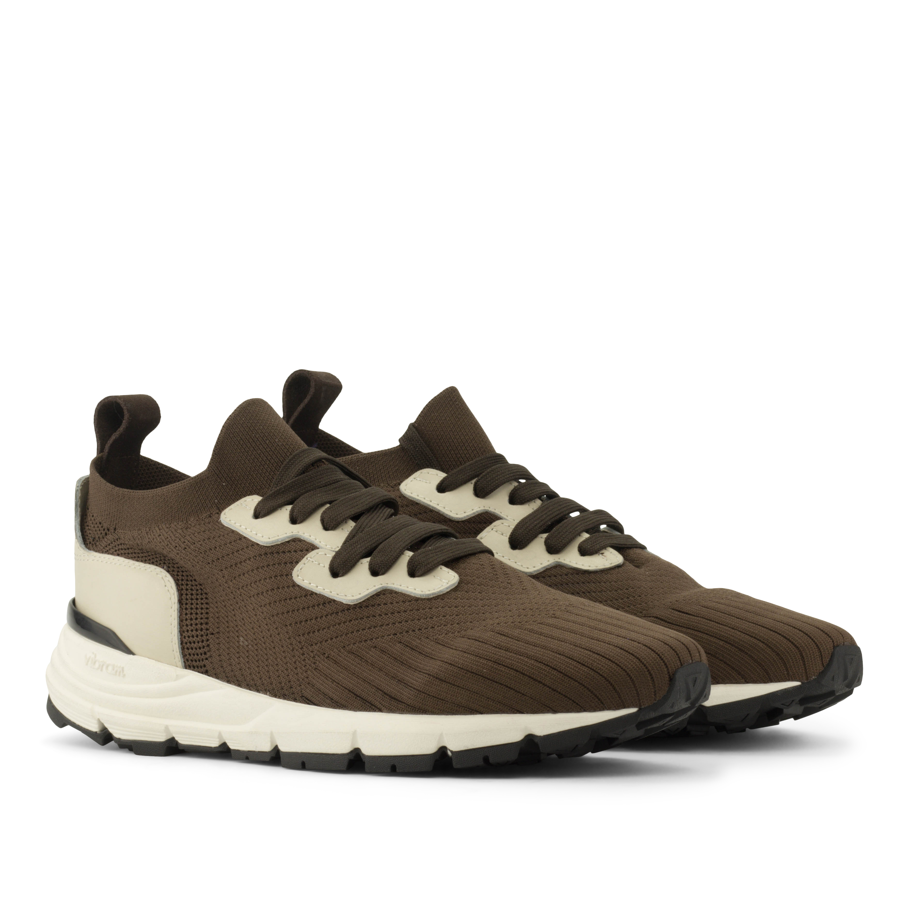 Knit trainer